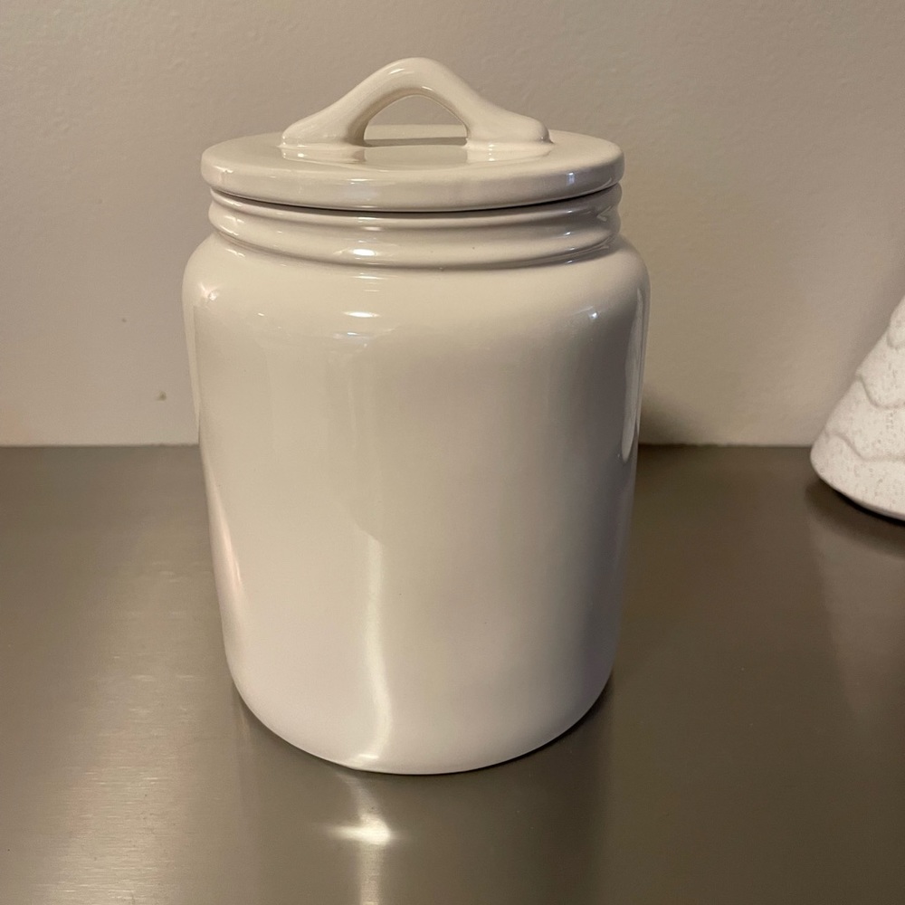 Rae Dunn Xmas Cookie Jar - Picture 3 of 3